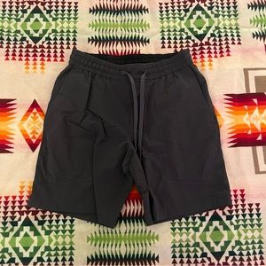 Lululemon bowline 8” shorts